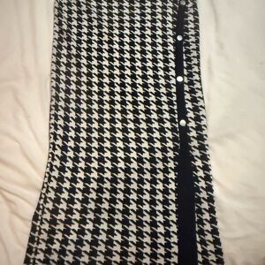 Scarlett Monochrome Houndstooth Pencil Skirt
